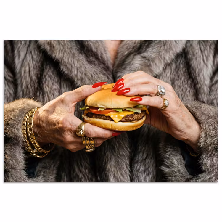 Poster - Vrouw - Hamburger - Bontjas — 1